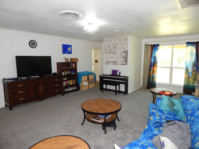 101 LANE DR., Gladewater, TX 75647