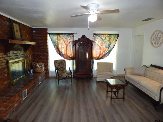 101 LANE DR., Gladewater, TX 75647