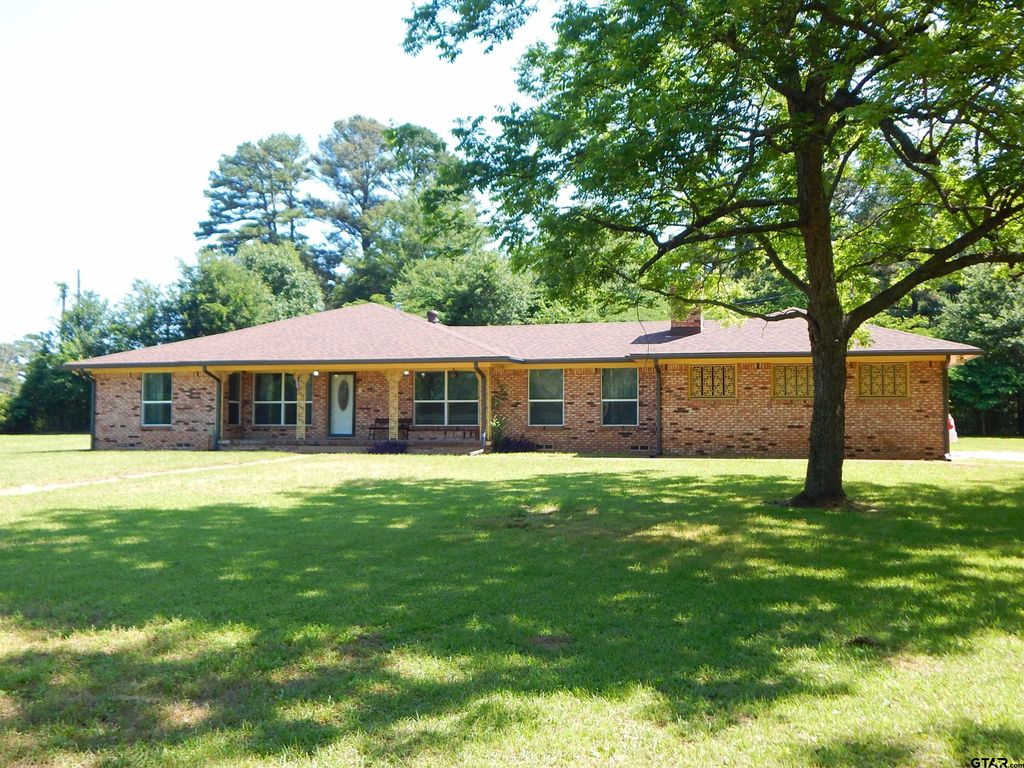 101 LANE DR., Gladewater, TX 75647