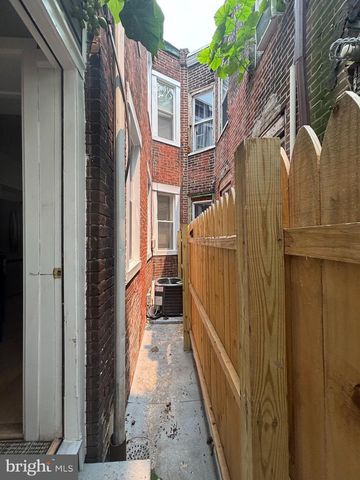 2070 E LIPPINCOTT ST, Philadelphia, PA 19134