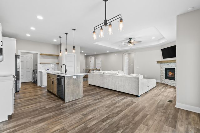 1524 ABERCORN Drive, Council Bluffs, IA 51503
