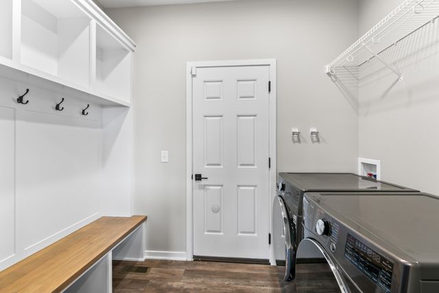 1524 ABERCORN Drive, Council Bluffs, IA 51503