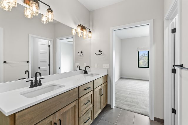 1524 ABERCORN Drive, Council Bluffs, IA 51503