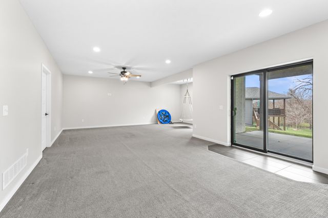 1524 ABERCORN Drive, Council Bluffs, IA 51503