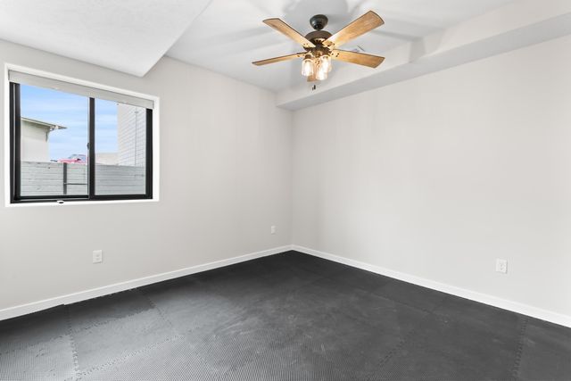 1524 ABERCORN Drive, Council Bluffs, IA 51503