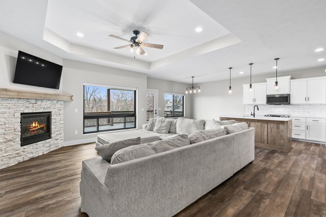 1524 ABERCORN Drive, Council Bluffs, IA 51503