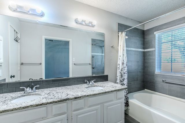 2759 Wentworth Drive, Grand Prairie, TX 75052