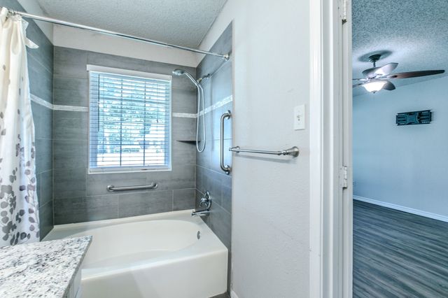 2759 Wentworth Drive, Grand Prairie, TX 75052