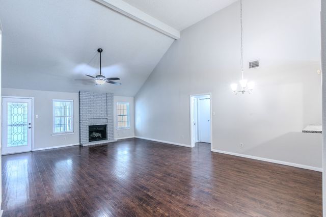 2759 Wentworth Drive, Grand Prairie, TX 75052