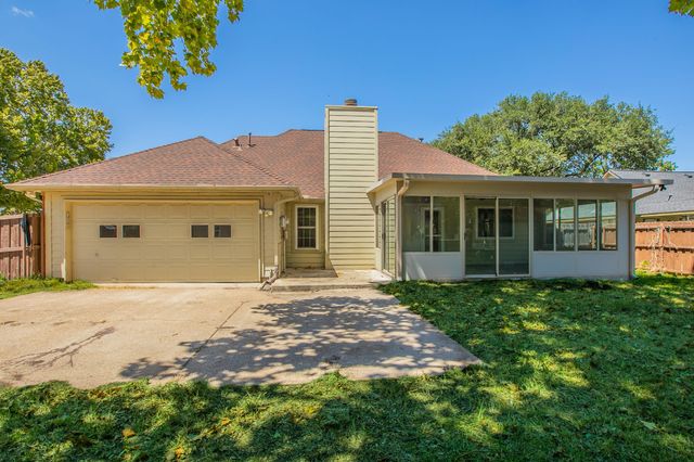 2759 Wentworth Drive, Grand Prairie, TX 75052