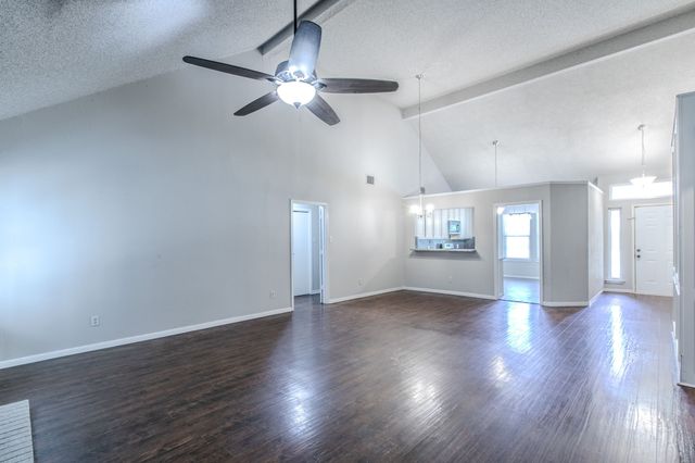 2759 Wentworth Drive, Grand Prairie, TX 75052