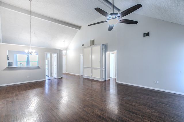 2759 Wentworth Drive, Grand Prairie, TX 75052