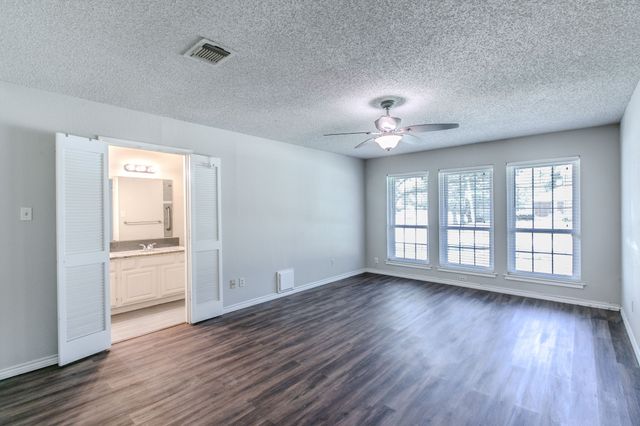 2759 Wentworth Drive, Grand Prairie, TX 75052