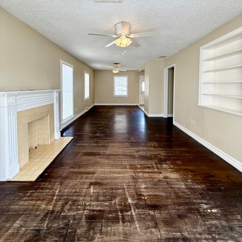 2422 30th Street, Lubbock, TX 79411