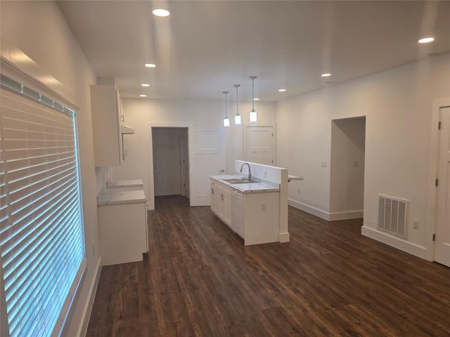 1220 Grove Street, Houston, TX 77020