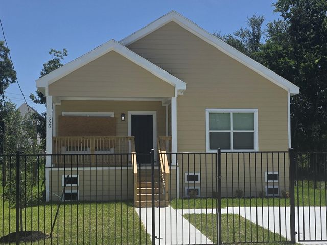 1220 Grove Street, Houston, TX 77020