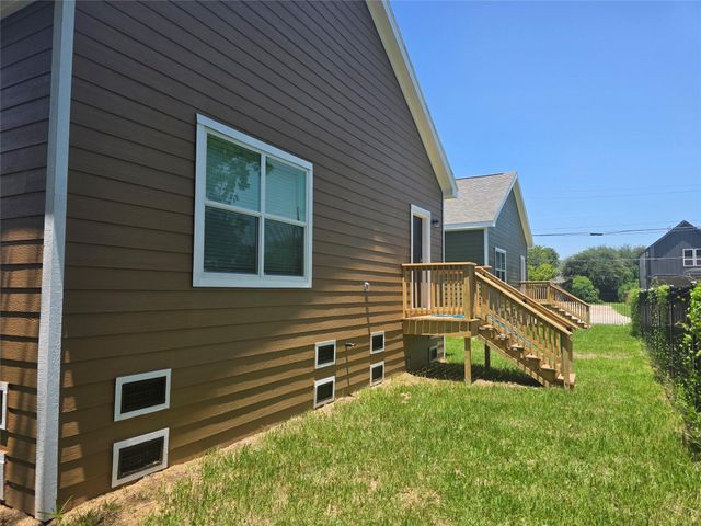 1220 Grove Street, Houston, TX 77020