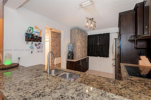 11733 NW 11th St, Pembroke Pines, FL 33026