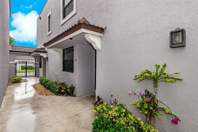 11733 NW 11th St, Pembroke Pines, FL 33026