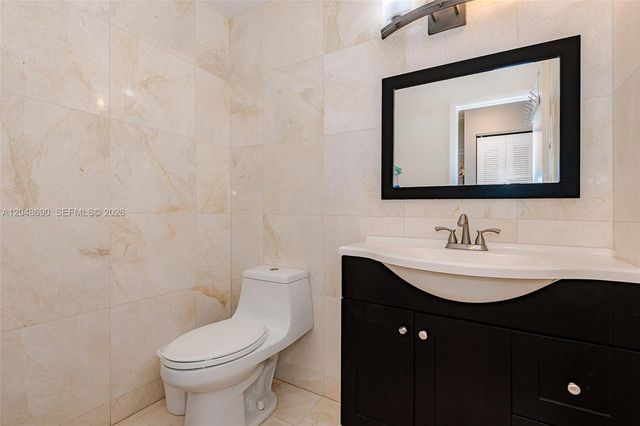 11733 NW 11th St, Pembroke Pines, FL 33026