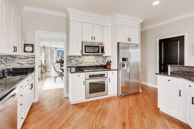 2151 Mint Lane, Glenview, IL 60026