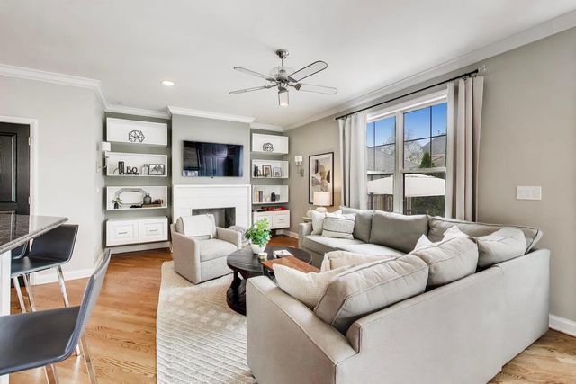 2151 Mint Lane, Glenview, IL 60026