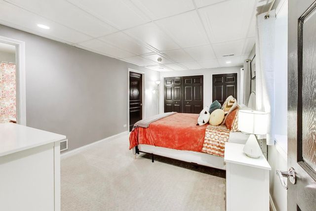 2151 Mint Lane, Glenview, IL 60026