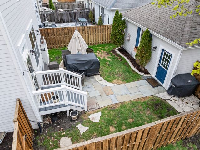 2151 Mint Lane, Glenview, IL 60026