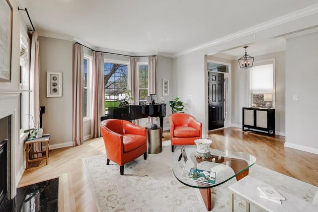 2151 Mint Lane, Glenview, IL 60026