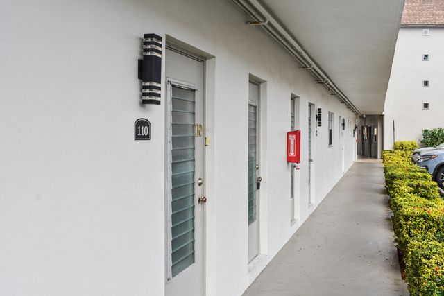 5171 W Oakland Park Boulevard 110, Lauderdale Lakes, FL 33313