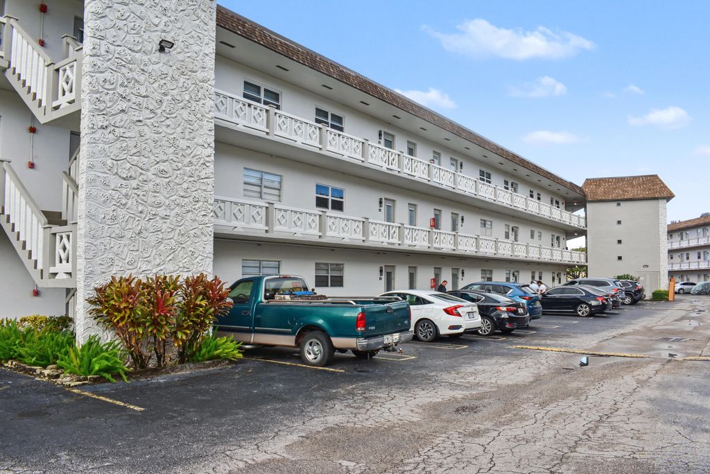 5171 W Oakland Park Boulevard 110, Lauderdale Lakes, FL 33313