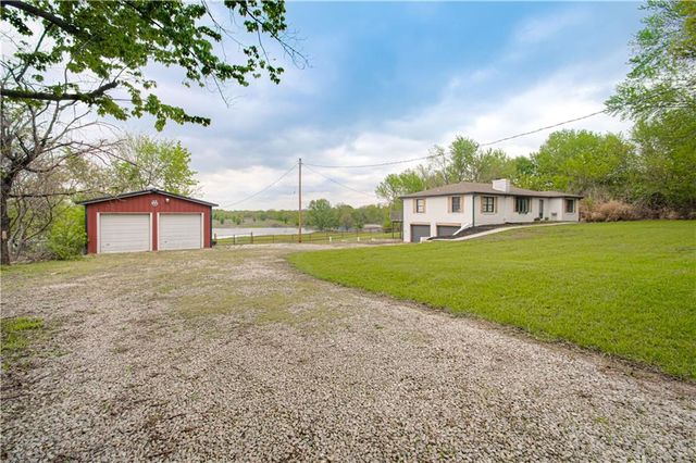 1204 E 223rd Street, Cleveland, MO 64734