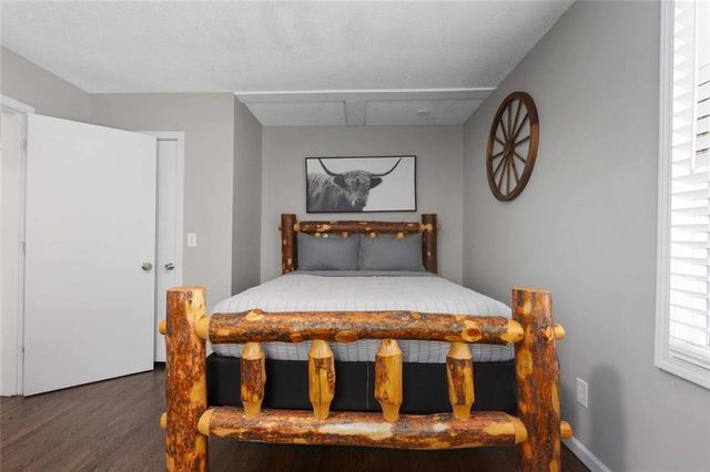 1204 E 223rd Street, Cleveland, MO 64734