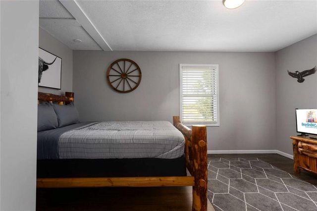 1204 E 223rd Street, Cleveland, MO 64734