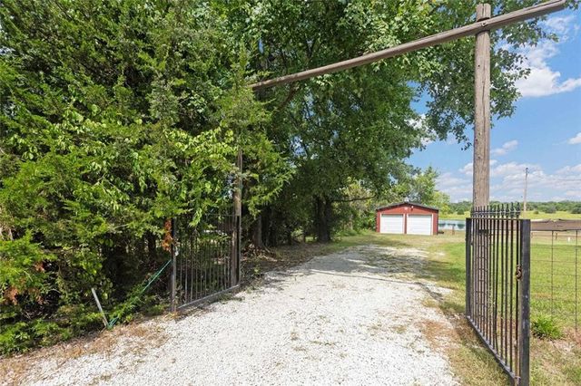 1204 E 223rd Street, Cleveland, MO 64734