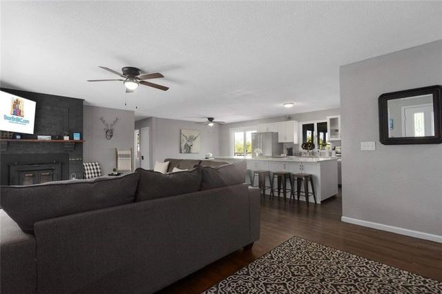 1204 E 223rd Street, Cleveland, MO 64734