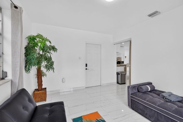210 NE 5TH Avenue, Dania Beach, FL 33004