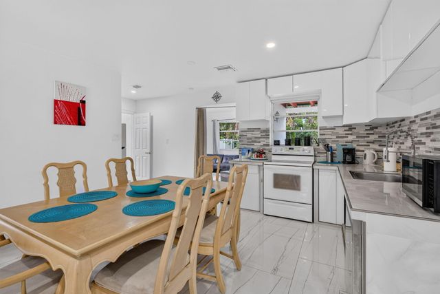 210 NE 5TH Avenue, Dania Beach, FL 33004