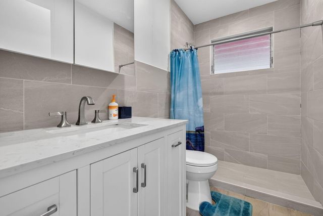 210 NE 5TH Avenue, Dania Beach, FL 33004