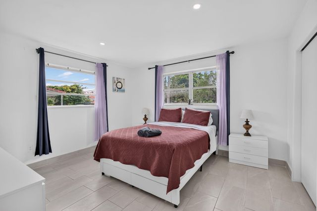 210 NE 5TH Avenue, Dania Beach, FL 33004