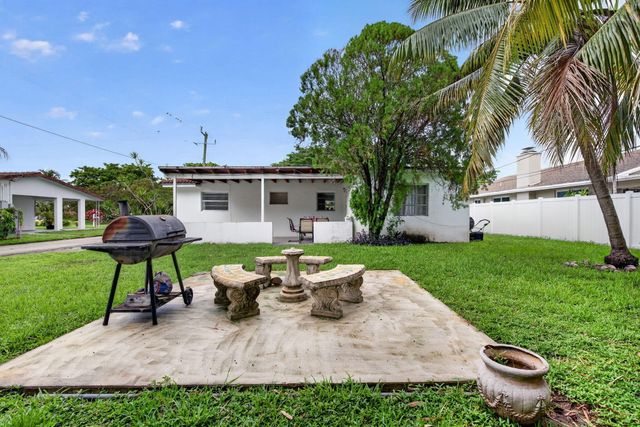 210 NE 5TH Avenue, Dania Beach, FL 33004
