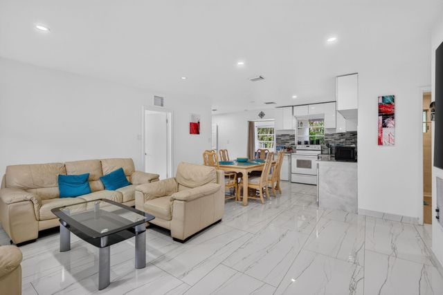 210 NE 5TH Avenue, Dania Beach, FL 33004