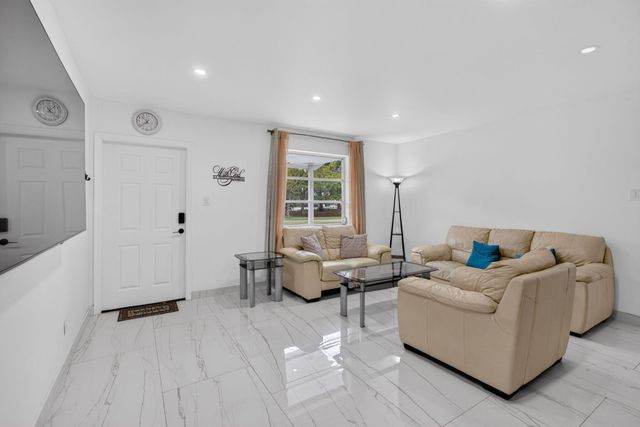 210 NE 5TH Avenue, Dania Beach, FL 33004