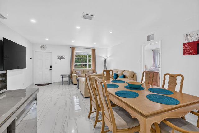 210 NE 5TH Avenue, Dania Beach, FL 33004
