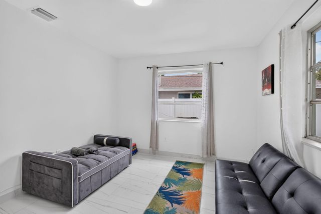 210 NE 5TH Avenue, Dania Beach, FL 33004