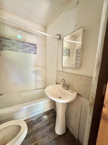 301B Fields Avenue, Dalton, GA 30721