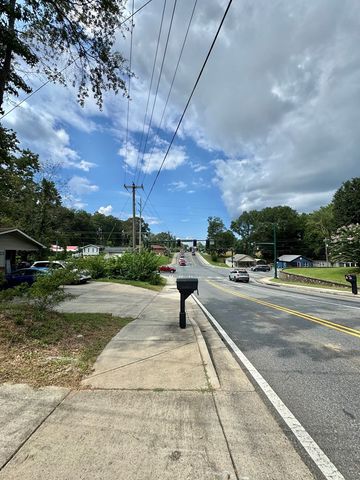 301B Fields Avenue, Dalton, GA 30721