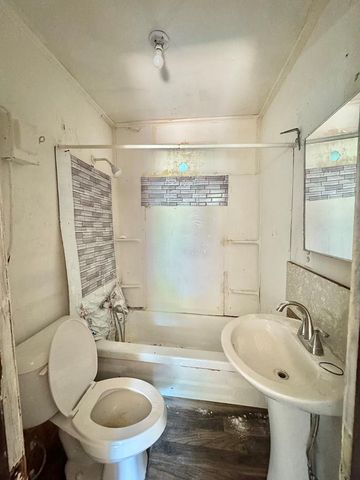 301B Fields Avenue, Dalton, GA 30721