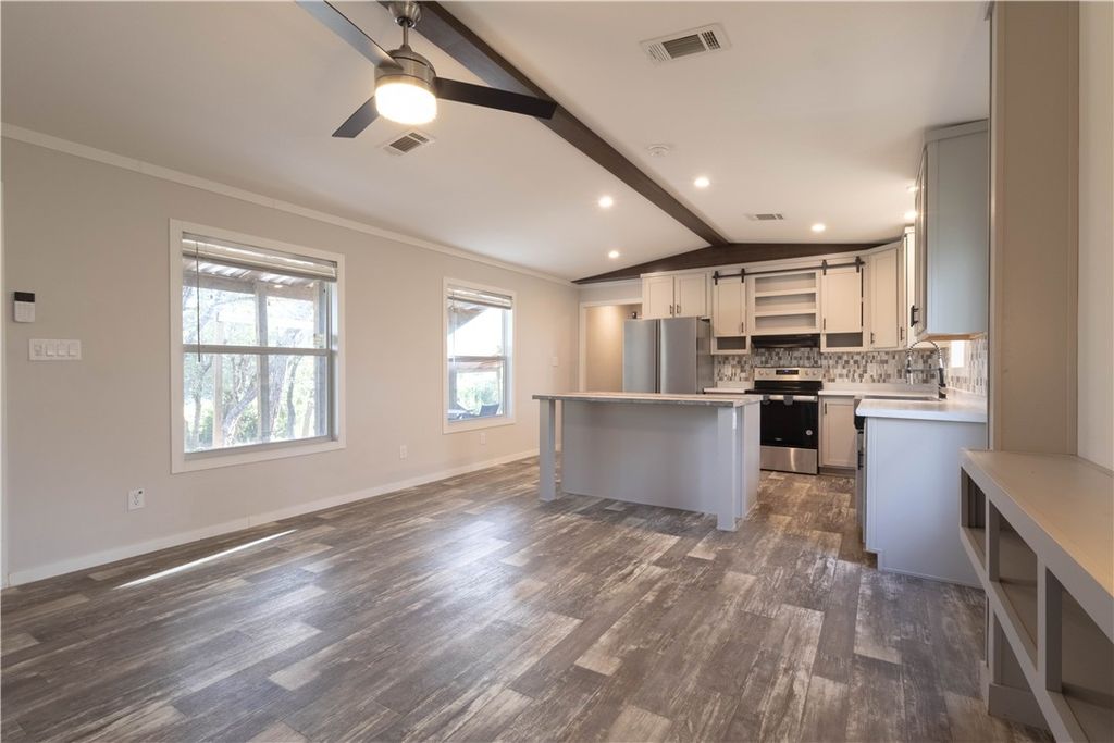 1212 Fort Worth St, Rockport, TX 78382 — photo 2