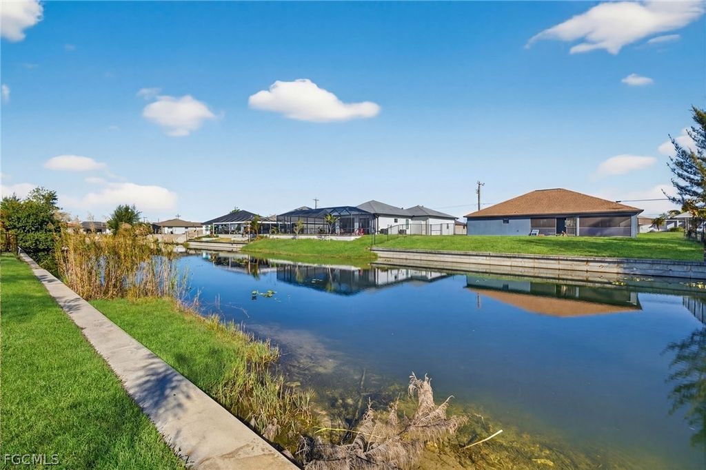 Image 1 of property listing at 615 SW 26th TER, Cape Coral, FL 33914